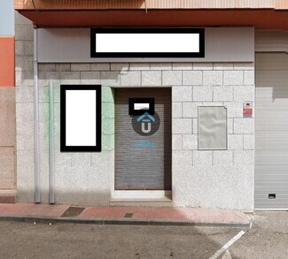 Plus de détails pour Multi-résidentiel à vendre
