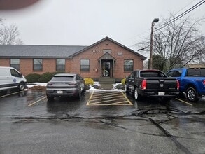 325 New Boston St, Woburn, MA for lease Building Photo- Image 1 of 17