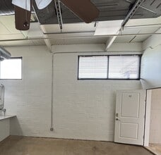 3363 E Commerce St, San Antonio, TX for lease Interior Photo- Image 1 of 15