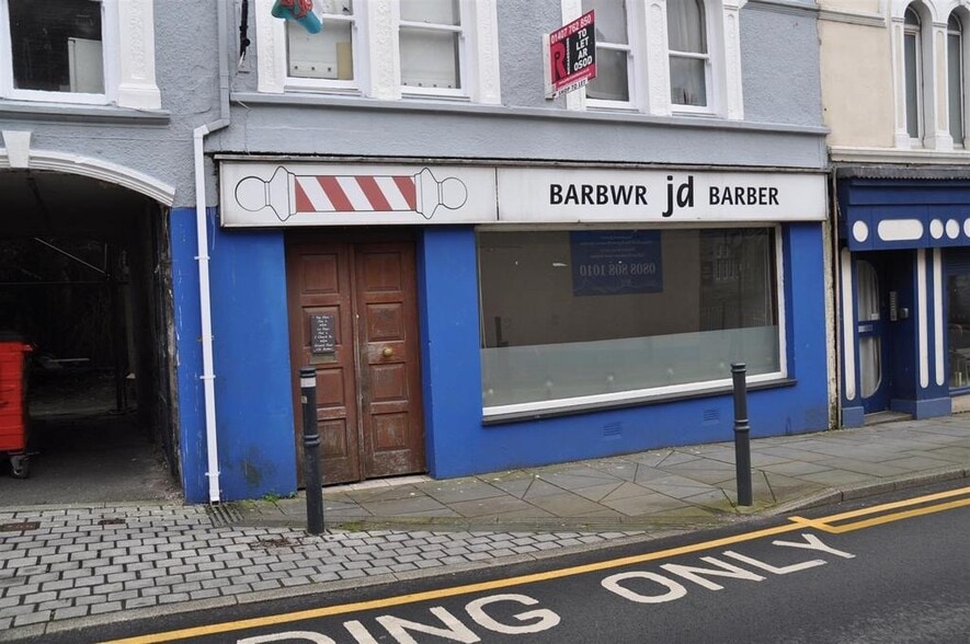 4 Church St, Llangefni for lease - Building Photo - Image 2 of 4
