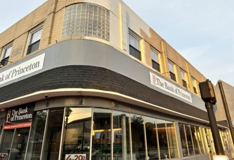 7 E Broad St, Burlington, NJ à louer - Photo du bâtiment - Image 1 de 9