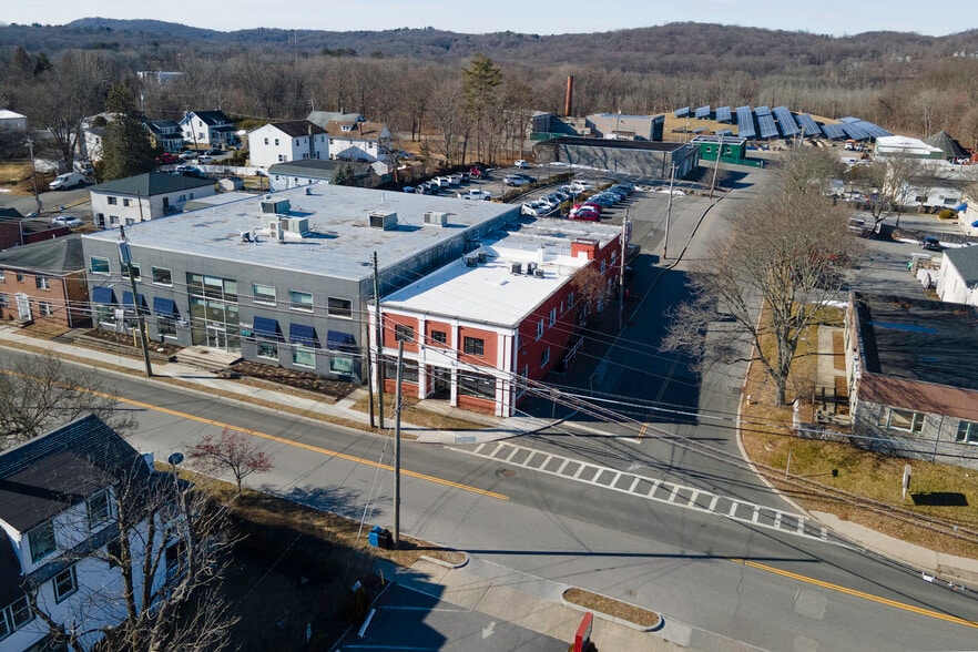 342 Lexington Ave, Mount Kisco, NY for lease - Building Photo - Image 2 of 15