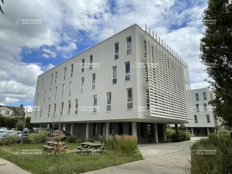 Bureau dans Tours à louer - Photo du bâtiment - Image 1 de 19
