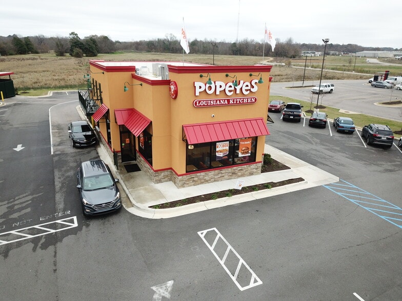 876 N Eastern Blvd, Montgomery, AL for sale - Primary Photo - Image 1 of 3