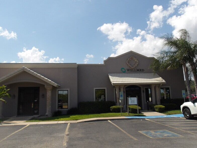 802 S Loop 499, Harlingen, TX à louer - Photo du bâtiment - Image 2 de 23