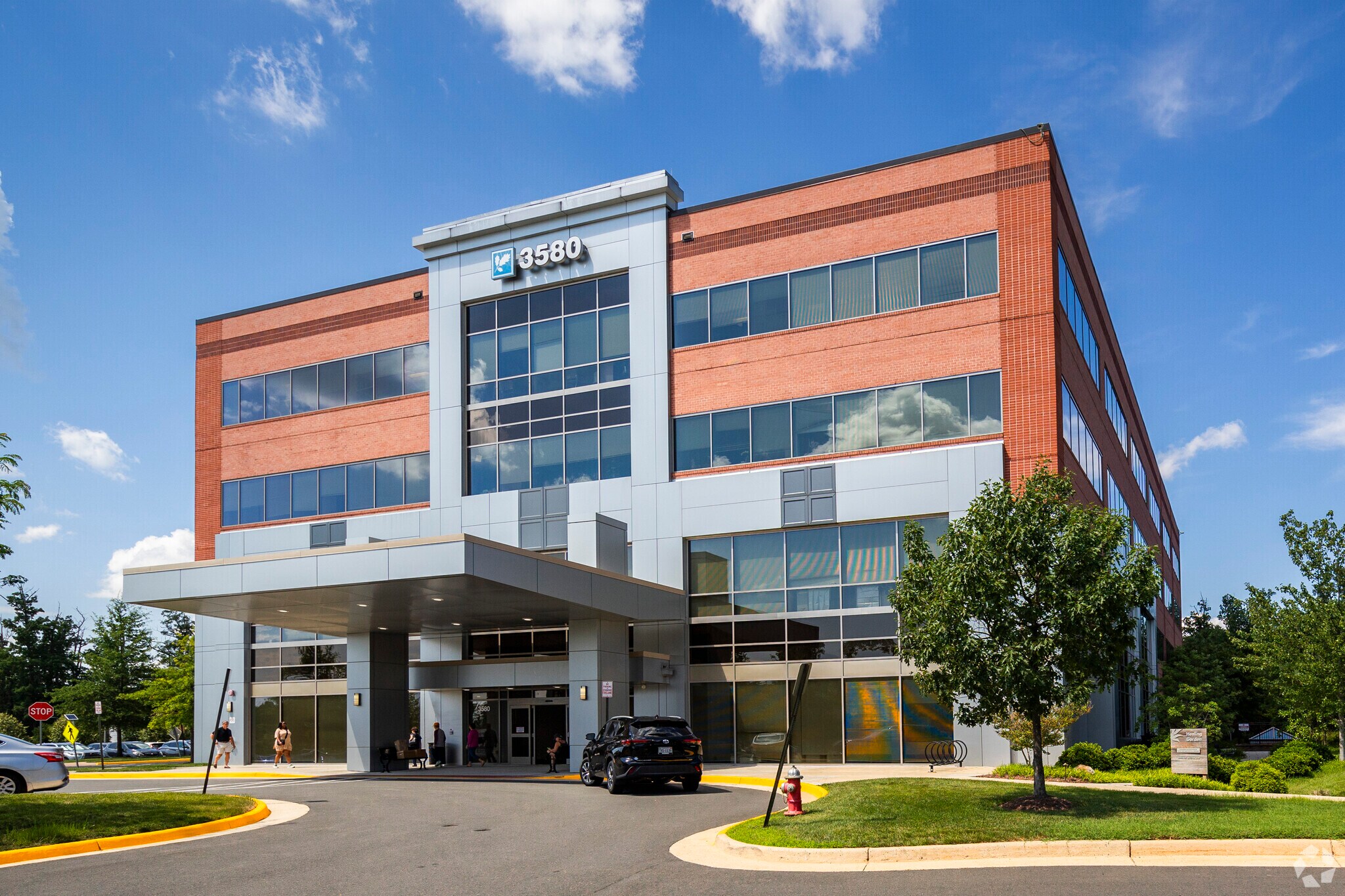 3580 Joseph Siewick Dr, Fairfax, VA à louer Photo principale- Image 1 de 5