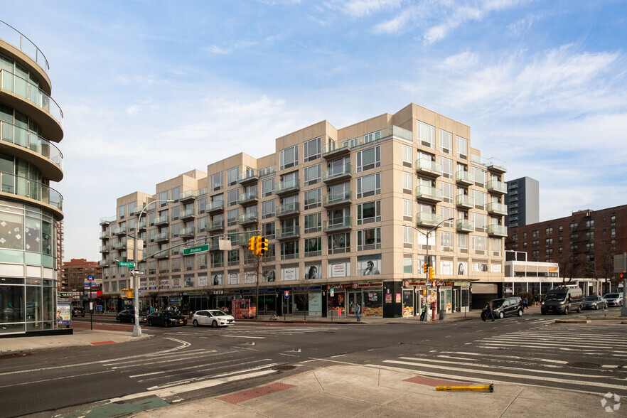 86-55 Broadway, Elmhurst, NY à vendre - Photo principale - Image 1 de 1