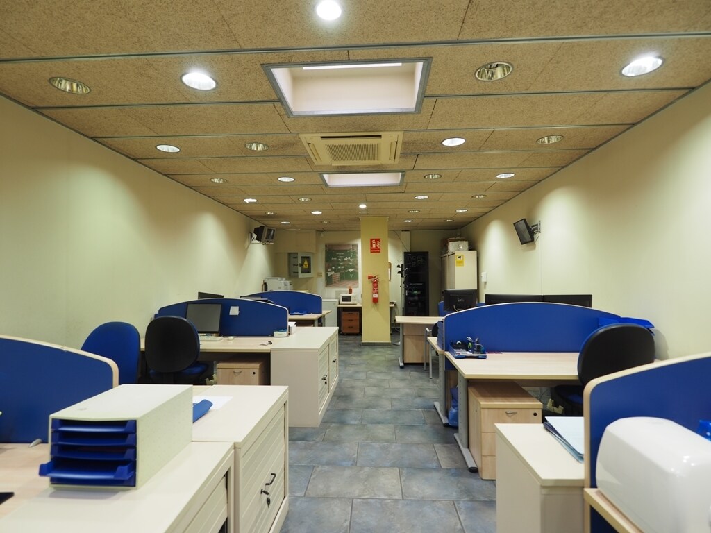 Bureau/Commerce de détail dans Granollers, Barcelona à louer Photo principale- Image 1 de 3