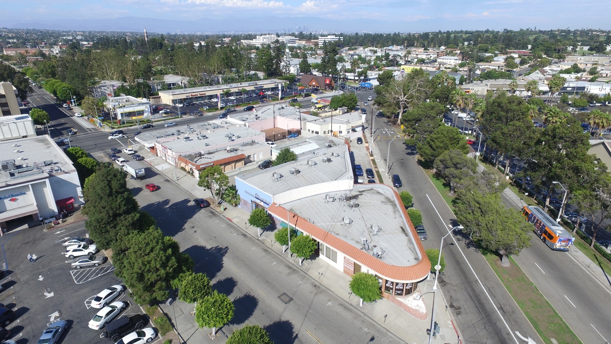 401 E Hillcrest Blvd, Inglewood, CA for lease Building Photo- Image 1 of 4