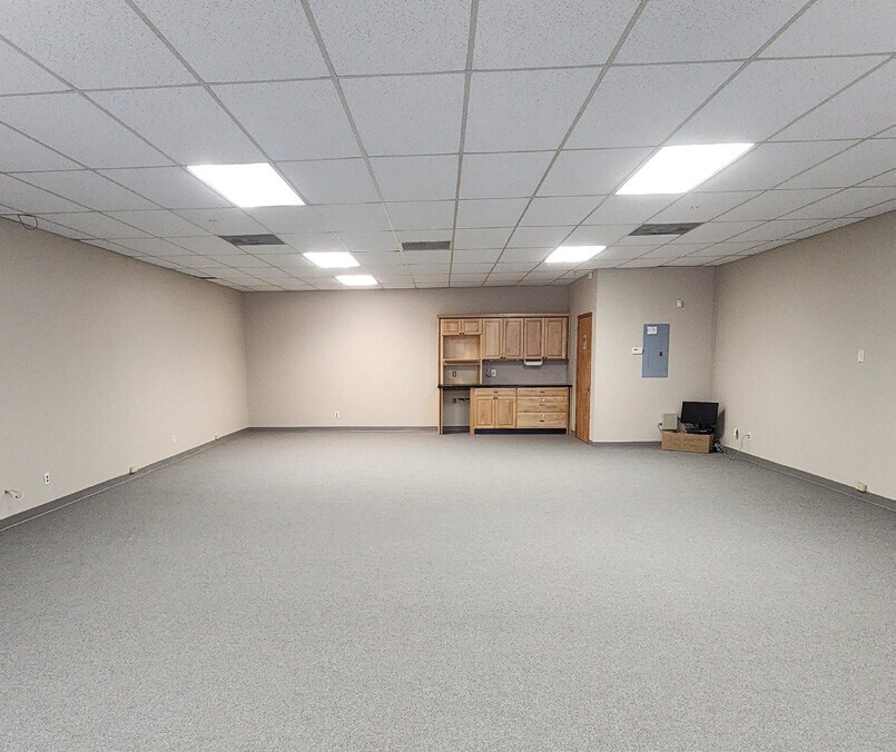 100 S Jersey Ave, East Setauket, NY for lease Interior Photo- Image 1 of 2