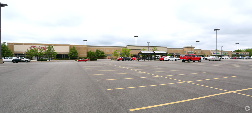 6635-6695 Grand Ave, Gurnee, IL for lease - Building Photo - Image 2 of 4