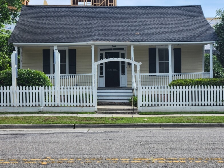 206-208 W Richardson Ave, Summerville, SC à louer - Photo du bâtiment - Image 1 de 22