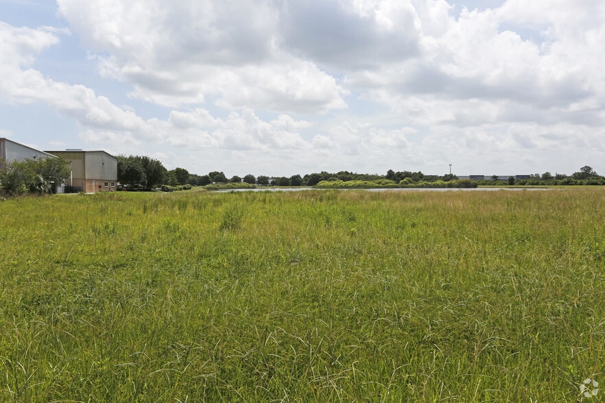 2207 72nd Ter, Sarasota, FL for sale - Primary Photo - Image 1 of 2