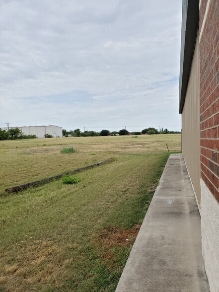 1705 S Fort Hood Rd, Killeen, TX à louer - Photo du bâtiment - Image 3 de 11