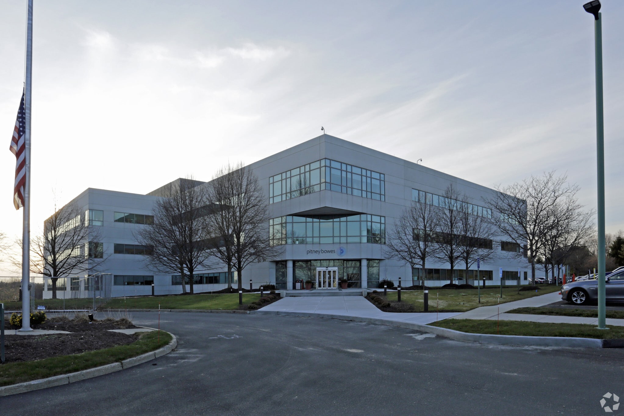 27 Waterview Dr, Shelton, CT à louer Photo principale- Image 1 de 5