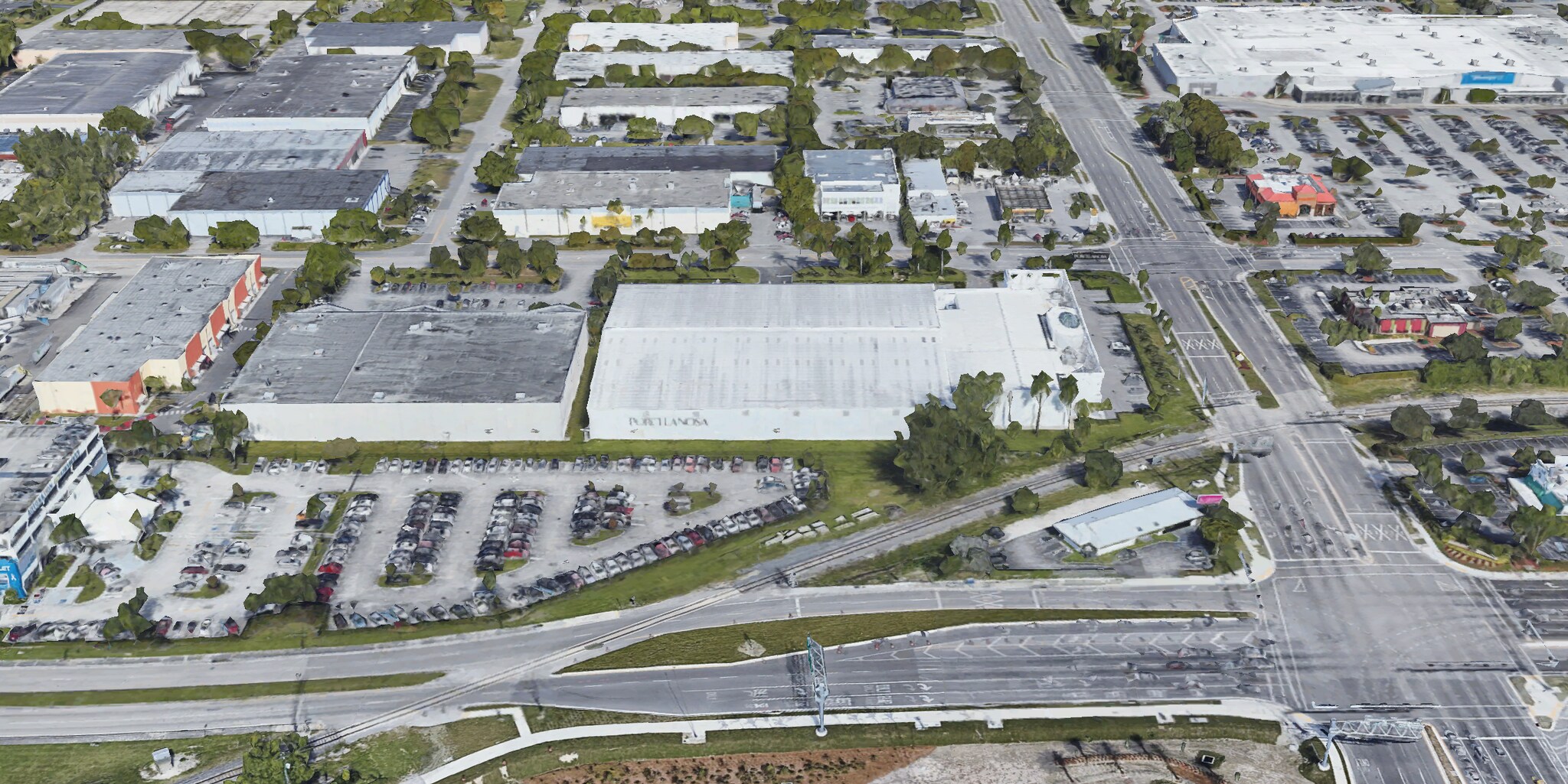 8700 NW 13th Ter, Miami, FL à louer Photo du bâtiment- Image 1 de 2