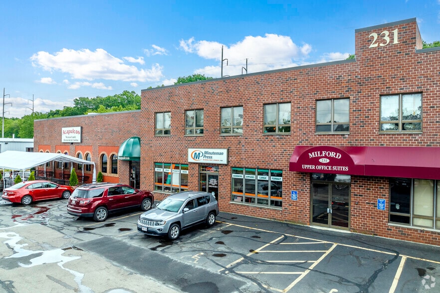 231 E Main St, Milford, MA for lease - Building Photo - Image 2 of 10