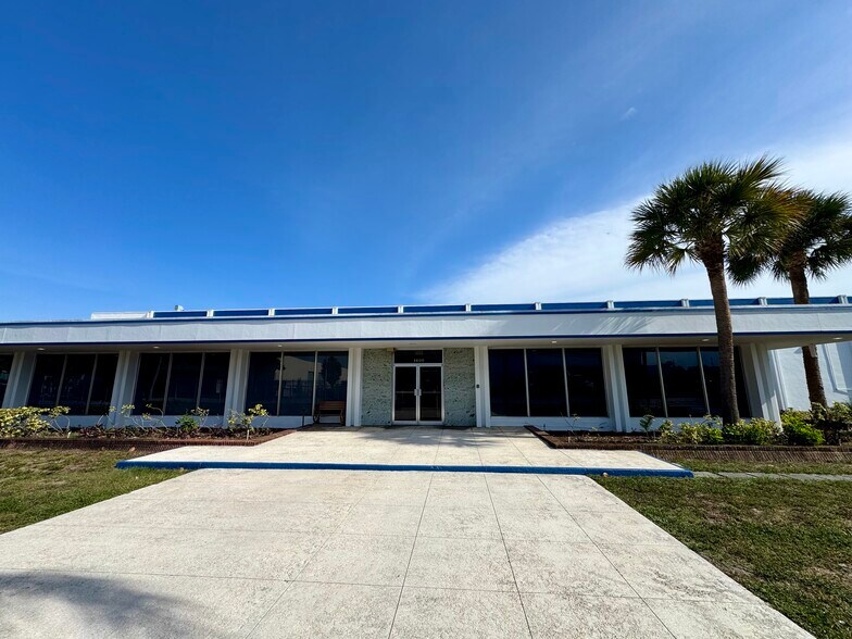 1600 Nw 165th St, Miami, FL à vendre - Photo du bâtiment - Image 2 de 8