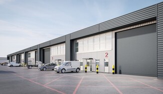 Plus de détails pour 2-7 Centenary Rd, Enfield - Industriel à louer