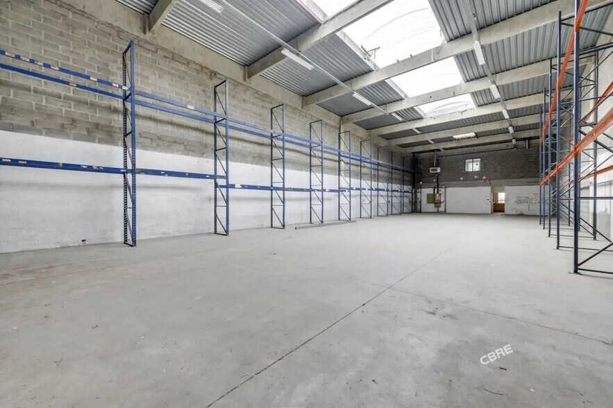 Office in Coignières for lease - Interior Photo - Image 3 of 11