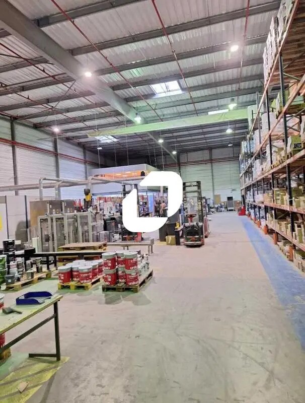 Office in Canéjan for lease Building Photo- Image 1 of 8