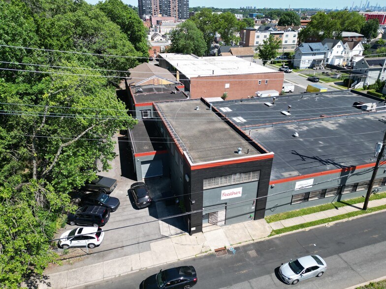 200-204 Railroad Ave, Hackensack, NJ à vendre - Photo du bâtiment - Image 2 de 7