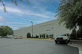 9200 Globe Center Dr, Morrisville, NC for lease Interior Photo- Image 2 of 2