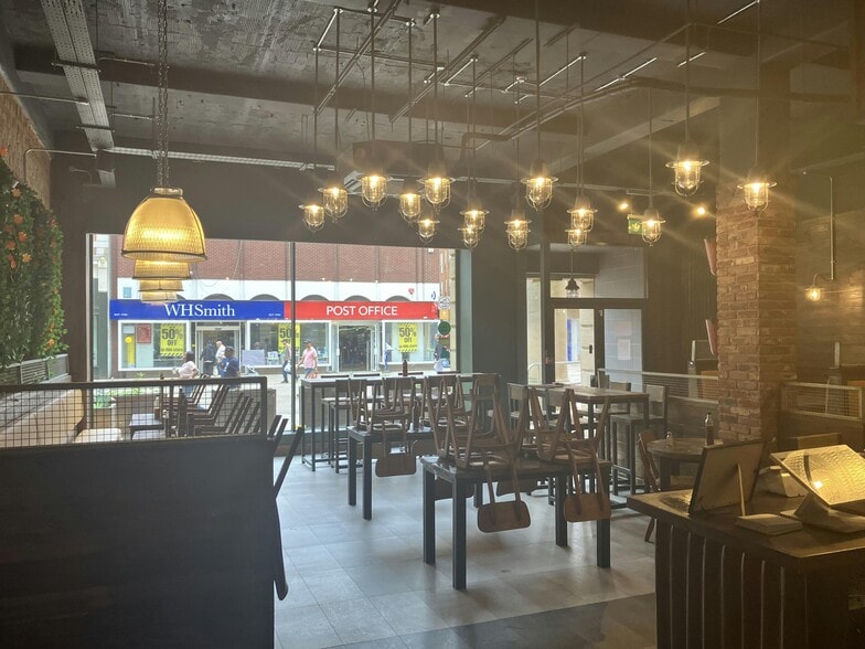 1-61 Bridge St, Peterborough for lease - Building Photo - Image 3 of 10