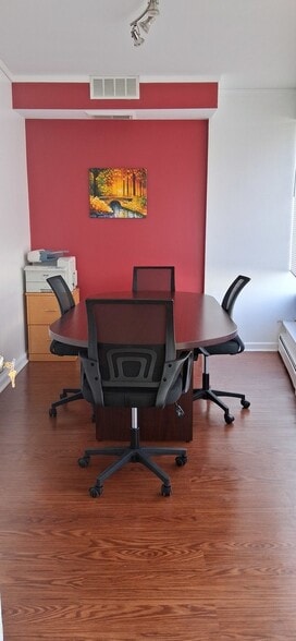 4023-4025 Church St, Skokie, IL for sale - Interior Photo - Image 3 of 8
