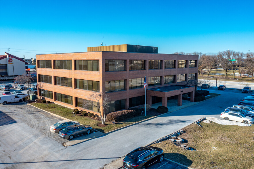 1601 Bond St, Naperville, IL for lease - Building Photo - Image 3 of 8