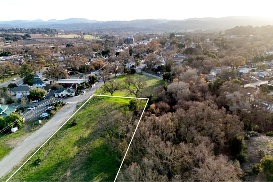 42 Old County rd, Templeton, CA for sale - Building Photo - Image 2 of 9