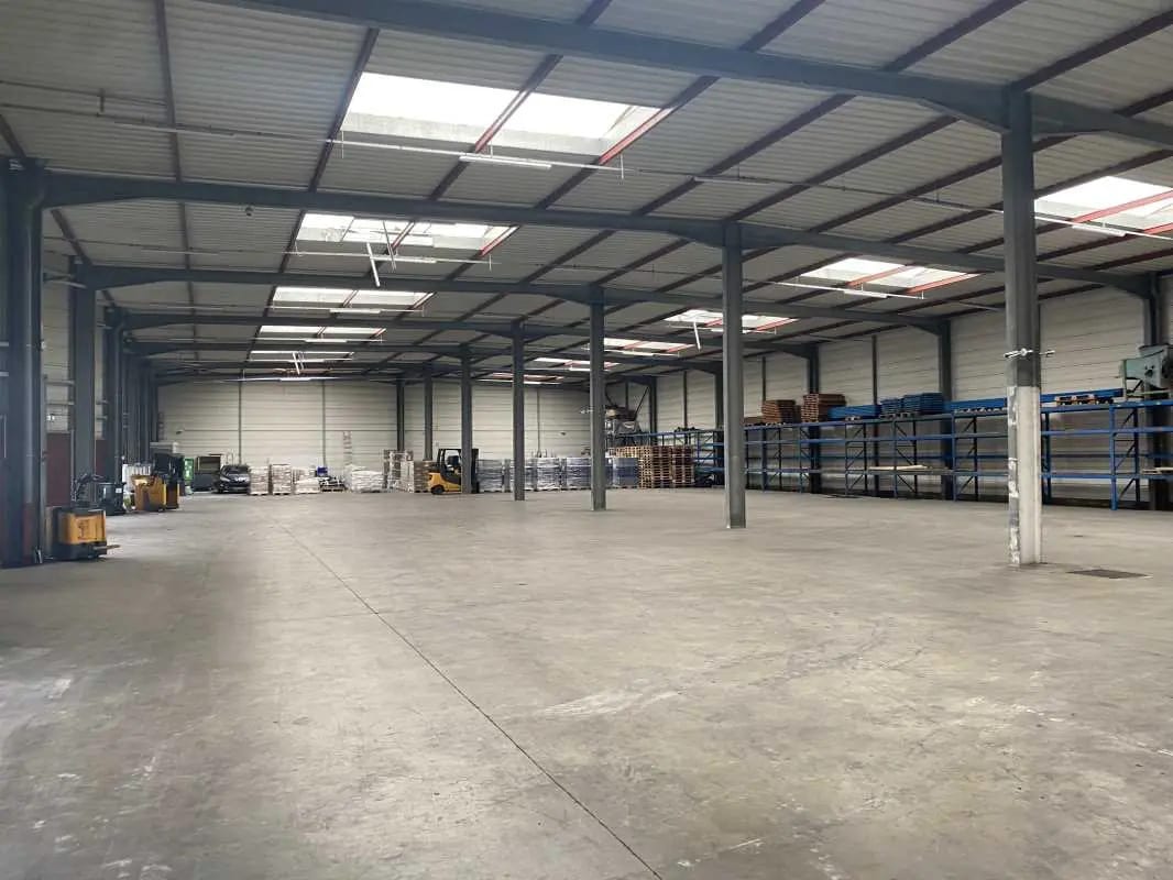 Office in Corbas for lease Interior Photo- Image 1 of 8