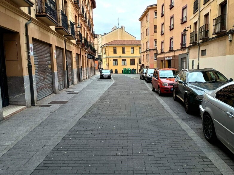 Calle Cascalería, 12, León, León for lease - Primary Photo - Image 2 of 6