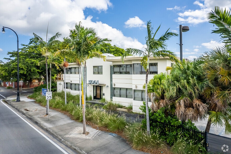 5061 Biscayne Blvd, Miami, FL for lease - Primary Photo - Image 2 of 9