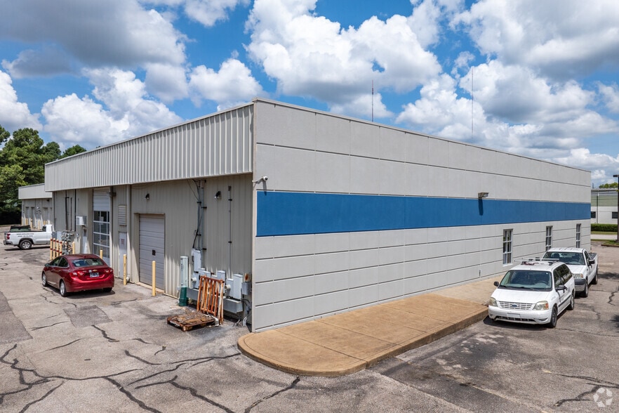 7505 Appling Center Dr, Memphis, TN for lease - Building Photo - Image 2 of 3