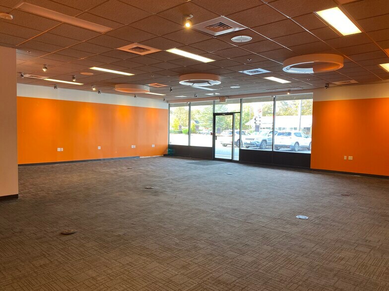 200 Main St, Stoneham, MA à louer - Photo du bâtiment - Image 3 de 8