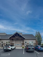 2797 NW Clearwater Dr, Bend, OR for lease Interior Photo- Image 2 of 5