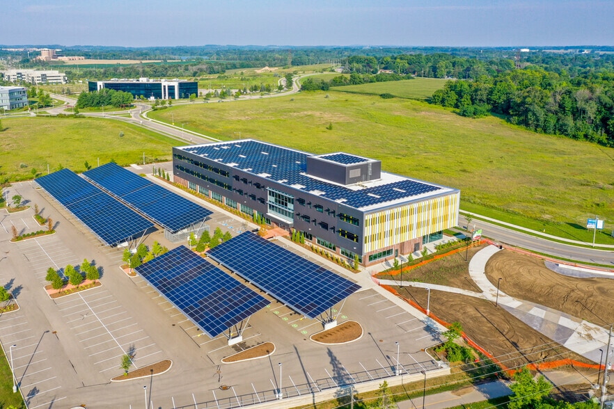 420 Wes Graham Way, Waterloo, ON à louer - Photo du bâtiment - Image 3 de 4