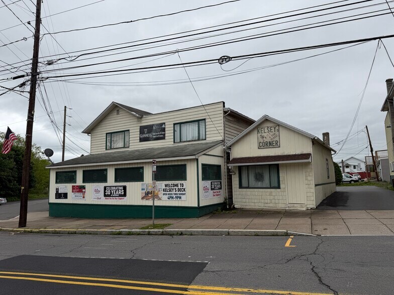 1 N Main St, Ashley, PA à vendre - Photo du bâtiment - Image 1 de 72