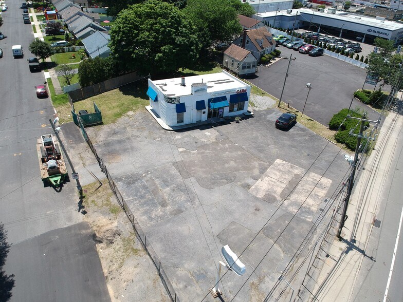 309 & 315 Sunrise Hwy., Lindenhurst portefeuille de 2 propriétés à vendre sur LoopNet.ca - Photo du bâtiment - Image 2 de 10