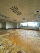 2 Shaws Cv, New London, CT for sale Interior Photo- Image 1 of 7