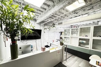 200 N Robertson Blvd, Beverly Hills, CA for lease Interior Photo- Image 2 of 6