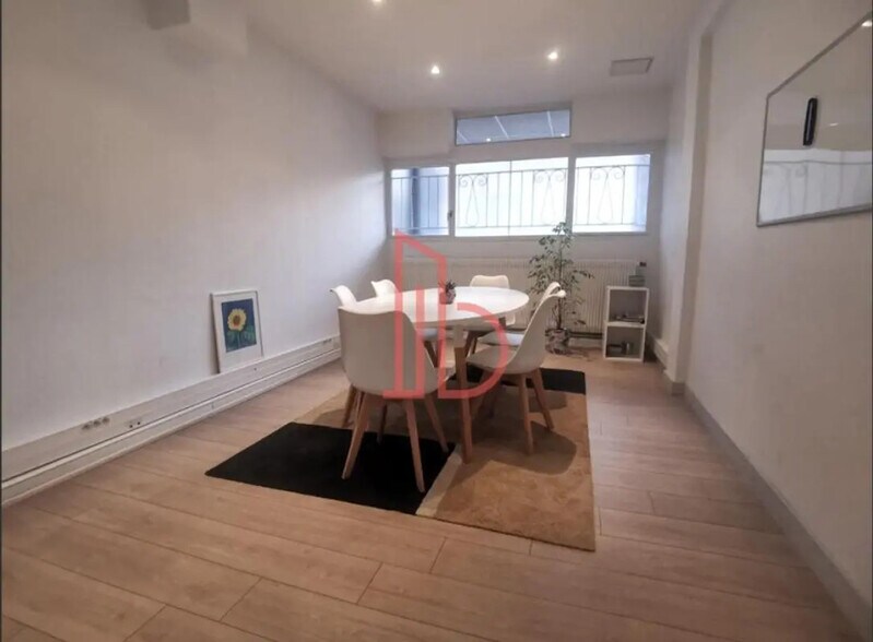 Office in Talence for lease - Interior Photo - Image 2 of 4