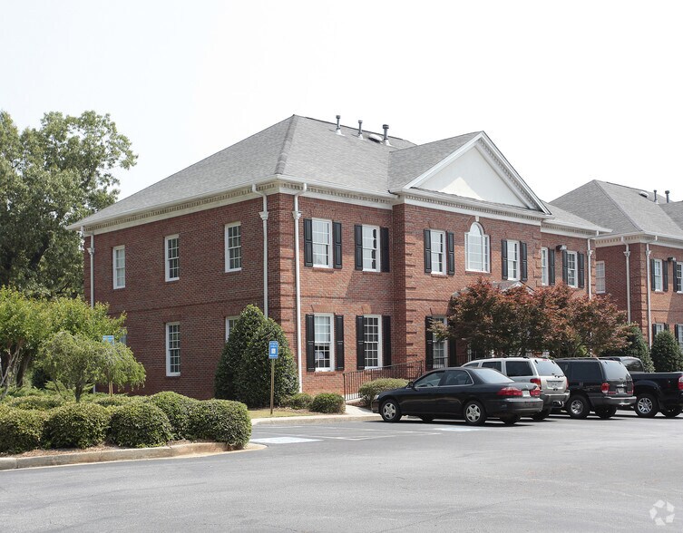 795 E Lanier Ave, Fayetteville, GA à louer - Photo du bâtiment - Image 3 de 8
