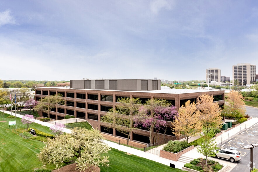 1200 Jorie Blvd, Oak Brook, IL à louer - Photo du bâtiment - Image 3 de 15