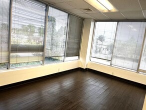2631 Merrick Rd, Bellmore, NY for lease Interior Photo- Image 1 of 7