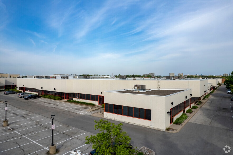 601 Magnetic Dr, Toronto, ON for lease - Building Photo - Image 3 of 5