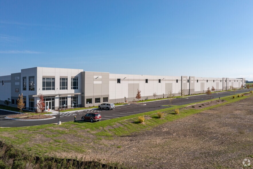 11907 Meridian Dr, Mount Pleasant, WI à louer - Photo du bâtiment - Image 2 de 8