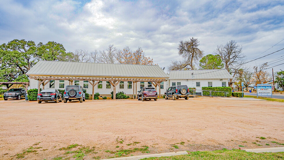 821 School Dr, Poteet, TX for sale - Building Photo - Image 2 of 3