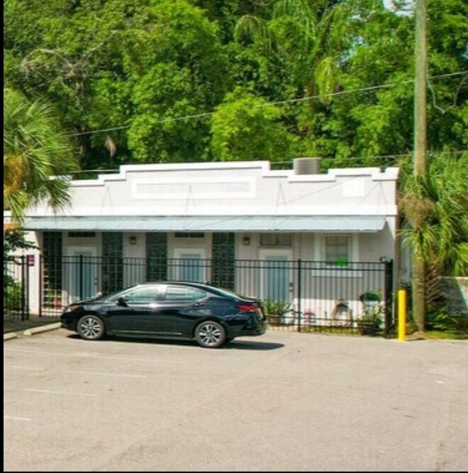 5606 N Nebraska Ave, Tampa, FL à louer Photo du bâtiment- Image 1 de 3